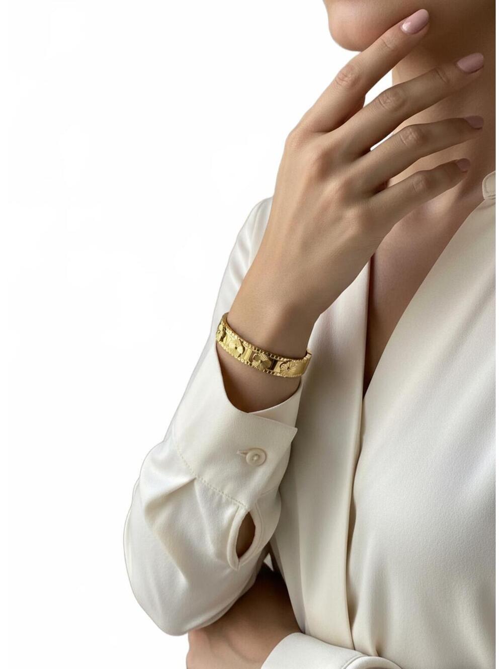 18k Gold plated SS Floral & Engraved Bangle Bracelet